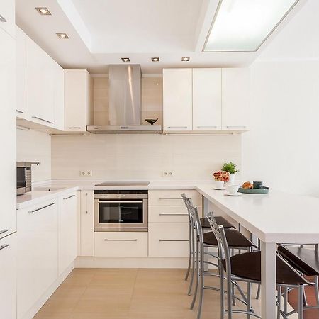 Central Apartment In Gedimino Av By Urban Rent ヴィリニュス エクステリア 写真
