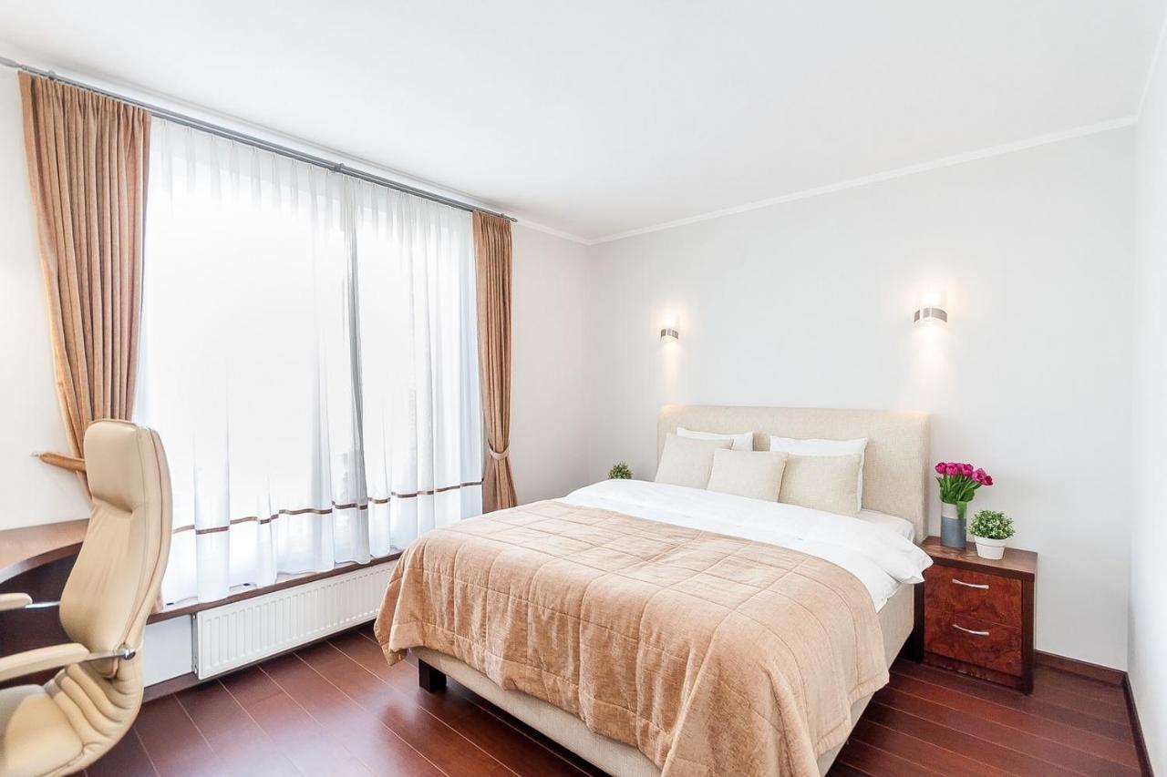 Central Apartment In Gedimino Av By Urban Rent ヴィリニュス エクステリア 写真