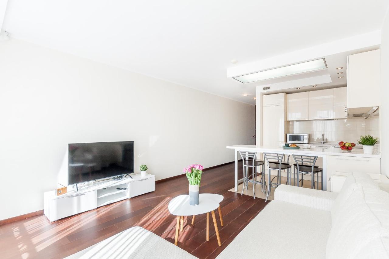 Central Apartment In Gedimino Av By Urban Rent ヴィリニュス エクステリア 写真