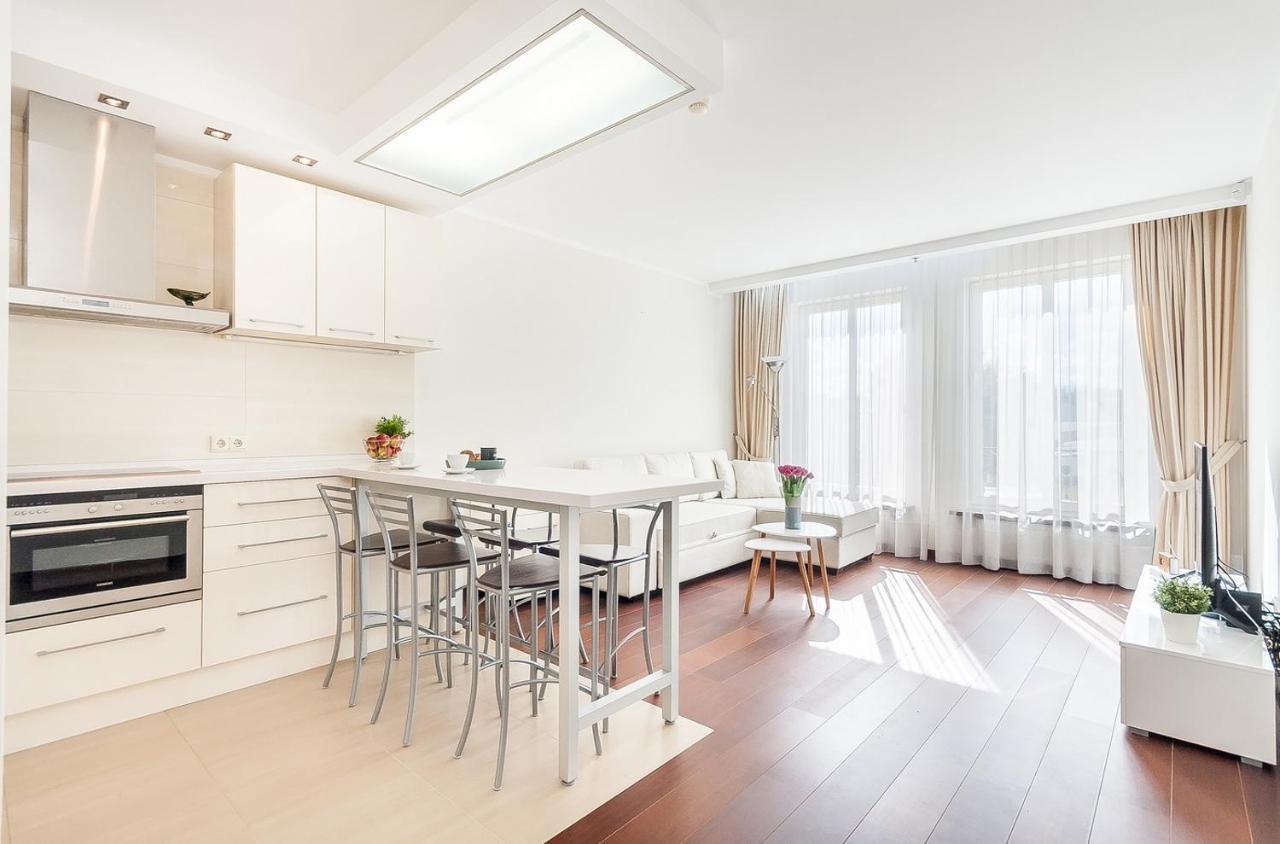 Central Apartment In Gedimino Av By Urban Rent ヴィリニュス エクステリア 写真