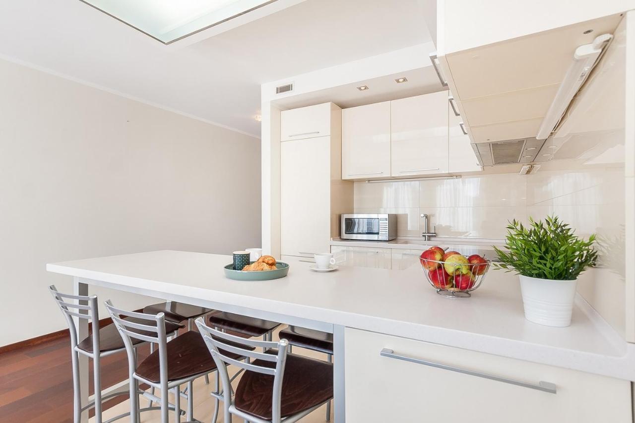 Central Apartment In Gedimino Av By Urban Rent ヴィリニュス エクステリア 写真