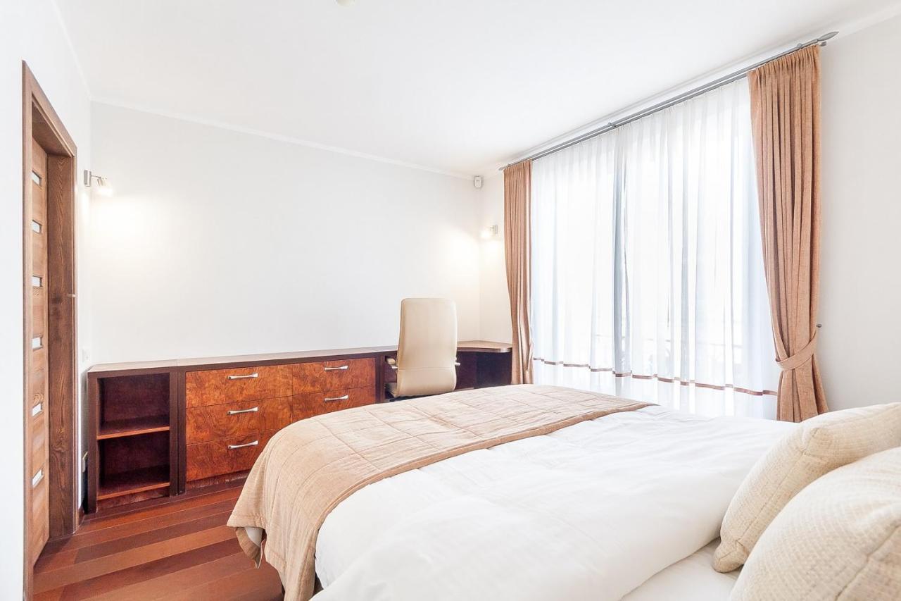 Central Apartment In Gedimino Av By Urban Rent ヴィリニュス エクステリア 写真